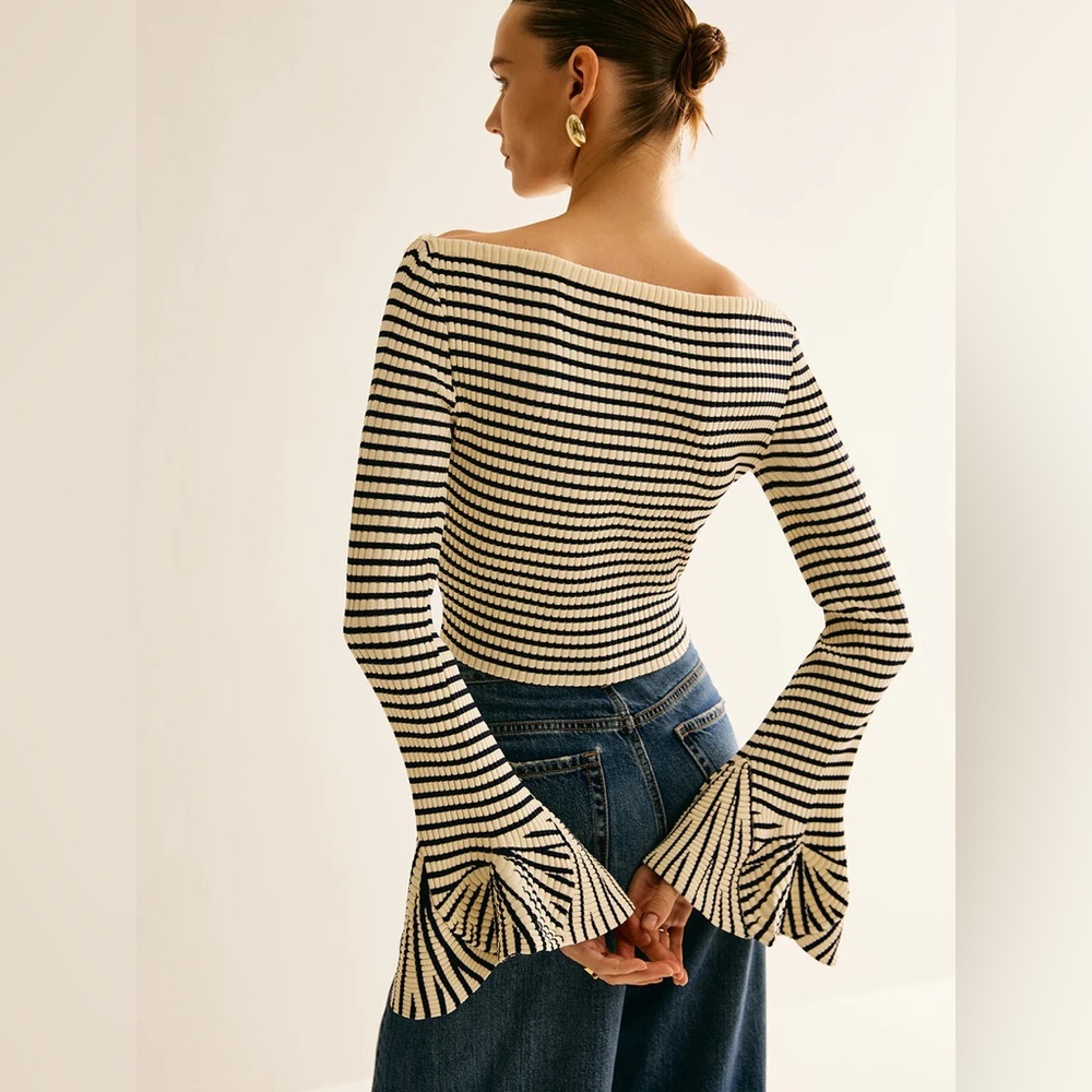 Commense Black & Cream Striped Bell-Sleeve Boatneck Top, NWT - Picture 4 of 10